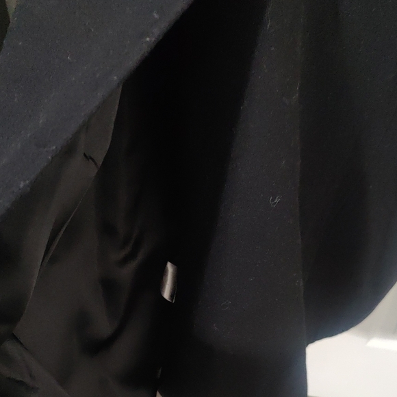 Gallery Elegant Black Trench Coat - Picture 12 of 12